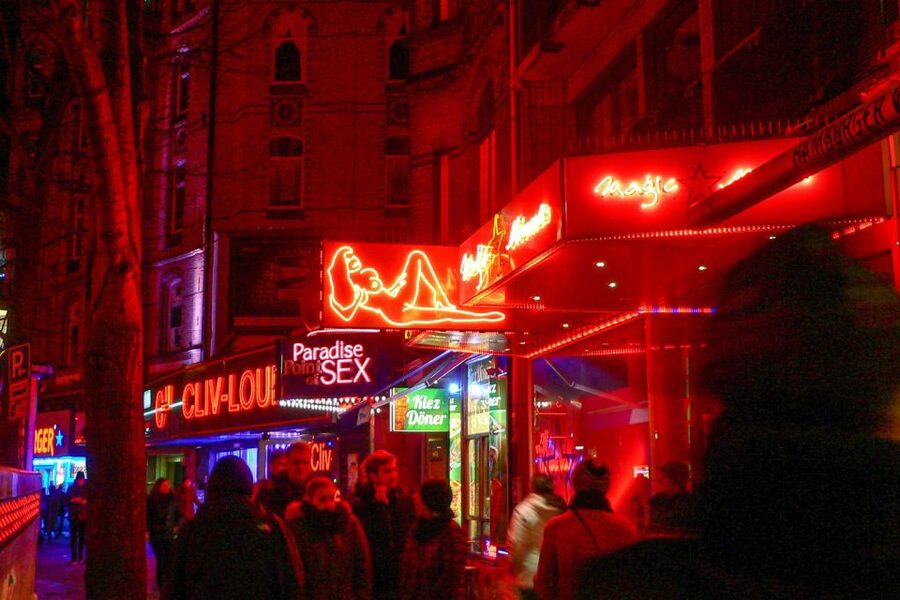 Hamburg: Reeperbahn Quickie, The Short & Sexy St. Pauli Tour - A 1.5-hour St. Pauli orientation that actually lands
