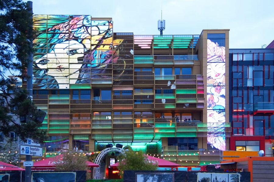 Hamburg: Reeperbahn & St. Pauli by Day - Davidwache police station vicinity: order, regulation, and why it’s there