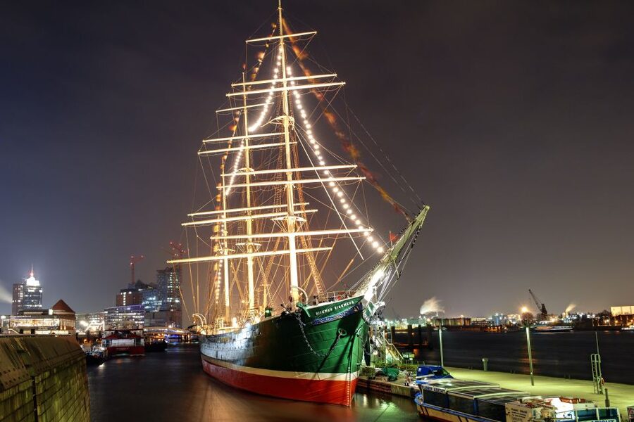Hamburg: RICKMER RICKMERS Museum Entry Ticket - What not to expect: the limits of the museum experience