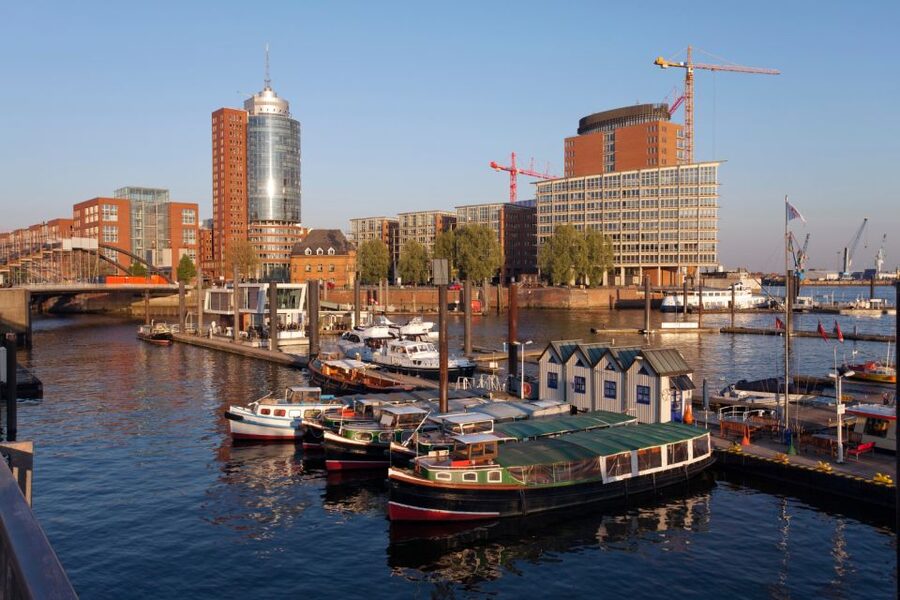 Hamburg: Scavenger Hunt Self-Guided Tour for Children - Finishing at the famous Hamburg jetties