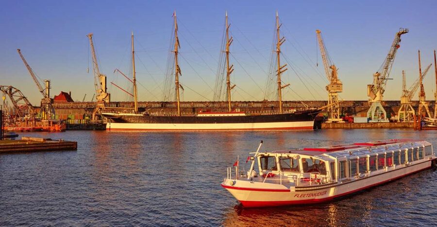 Hamburg: Sightseeing Cruise through the City's Waterways - Speicherstadt, Hamburg’s Warehouse District From the Canal