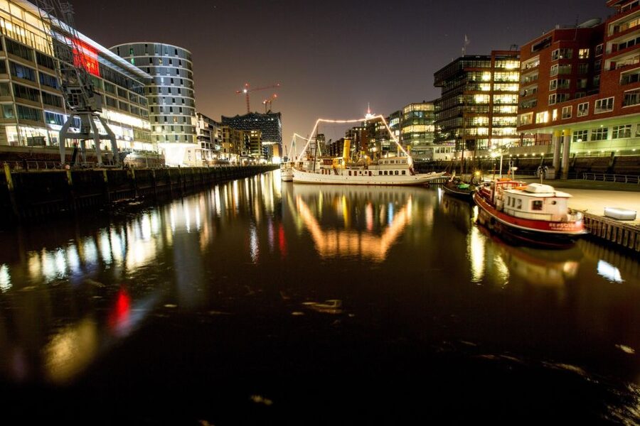 Hamburg: Speicherstadt and HafenCity 2-Hour Tour - Hälssen & Lyon and Sandtorkai-Hof: When Trade Becomes Architecture
