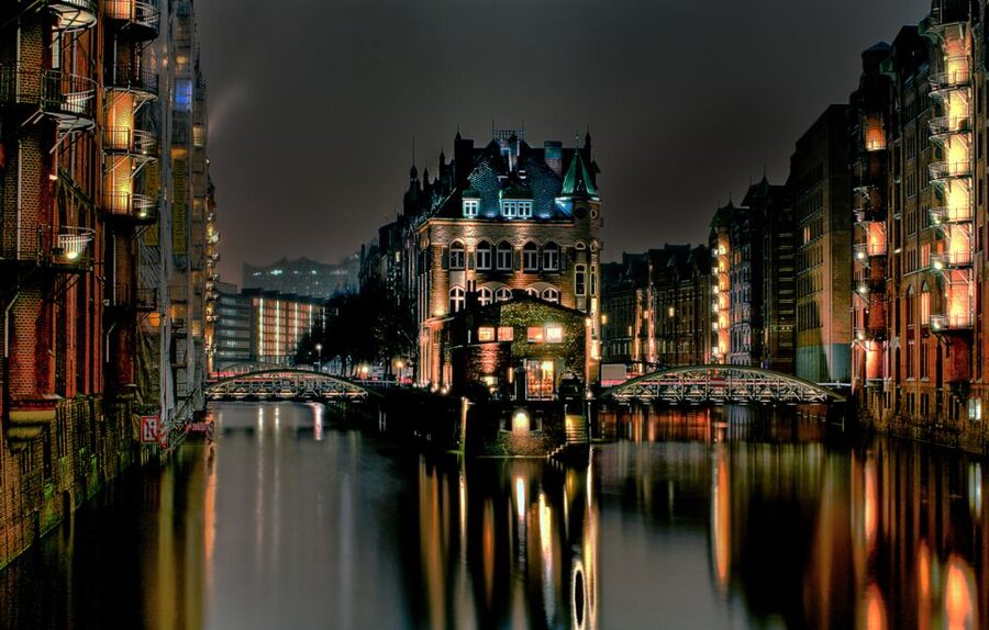 Hamburg: Speicherstadt & HafenCity Tour - Where You Meet: Baumwall by Elbphilharmonie or Harbor Police Station