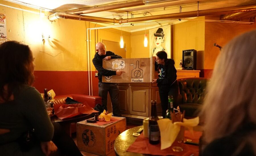 Hamburg: St. Pauli District and Beer Tour - Meeting at St. Pauli Office: where the walk really starts
