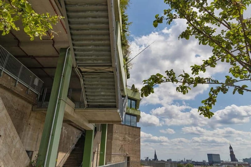 Hamburg: St. Pauli Green Bunker Tour in German - The Rooftop Garden: Design, Plant Life, and Why It Matters