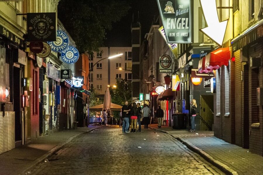 Hamburg: St. Pauli Highlights Guided Tour with Beer for 18+ - Millerntorplatz and Spielbudenplatz, where the stories begin