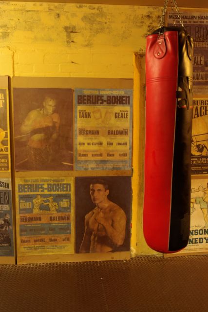 Hamburg: St. Pauli Red Light District Tour - Starting in St. Pauli: choosing a meeting point and matching your energy