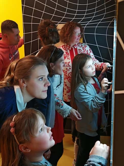 Hamburg: Ticket for the Paradox Museum - After the exhibits: the boutique for books, games, and souvenirs