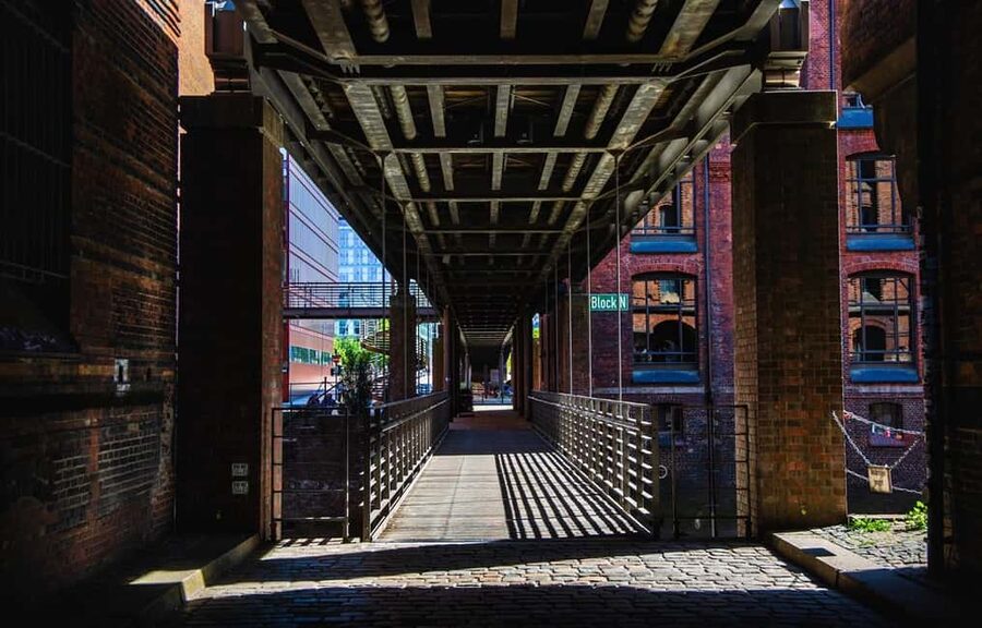 Hamburg: Westfield, Speicherstadt & Elbphilharmonie Tour - The oriental carpet merchants: the human scale of international trade