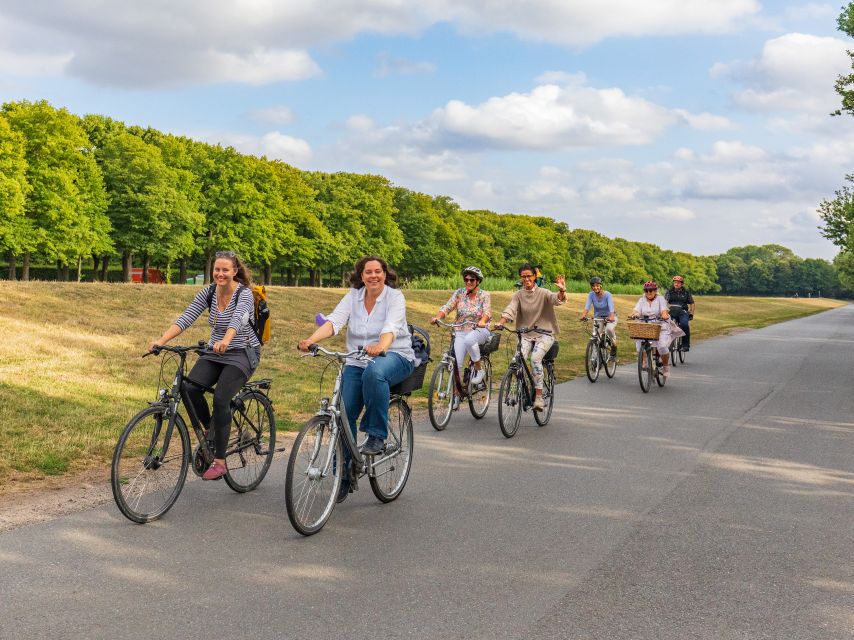 Hannover: Guided Bike Tour for Foodies with Tastings - Maschsee: the water and green break that makes the tour feel special