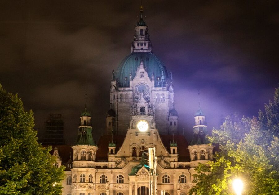 Hanover: Flashlight Guided Walking Tour at Night - Key highlights worth making time for