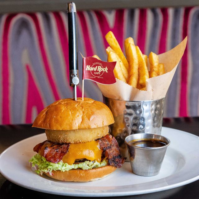 Hard Rock Cafe Berlin with Set Menu for Lunch or Dinner - Service Style: What “Rock Star Treatment” Looks Like in Practice
