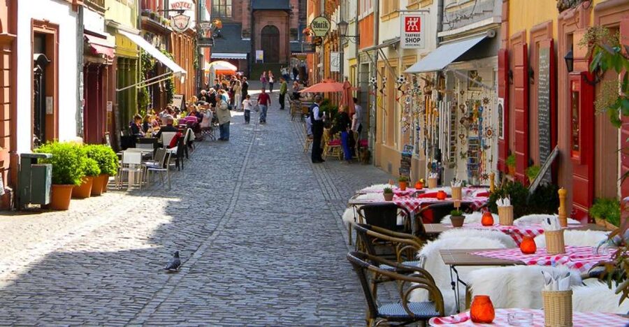 Heidelberg: City of Romance 2-Hour Walking Tour - Where the tour starts: Universitätsplatz and fast orientation