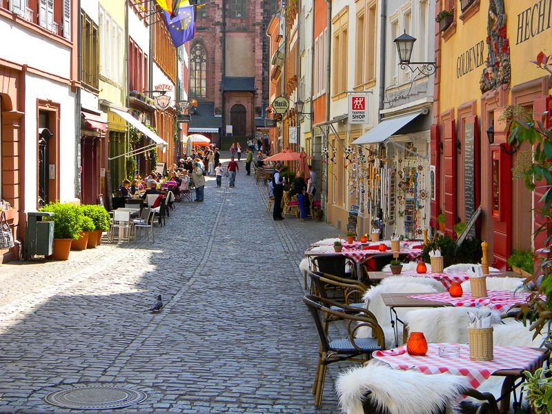 Heidelberg: City of Romance 2-Hour Walking Tour - Neckar and castle views: why Heidelberg looks the way it does