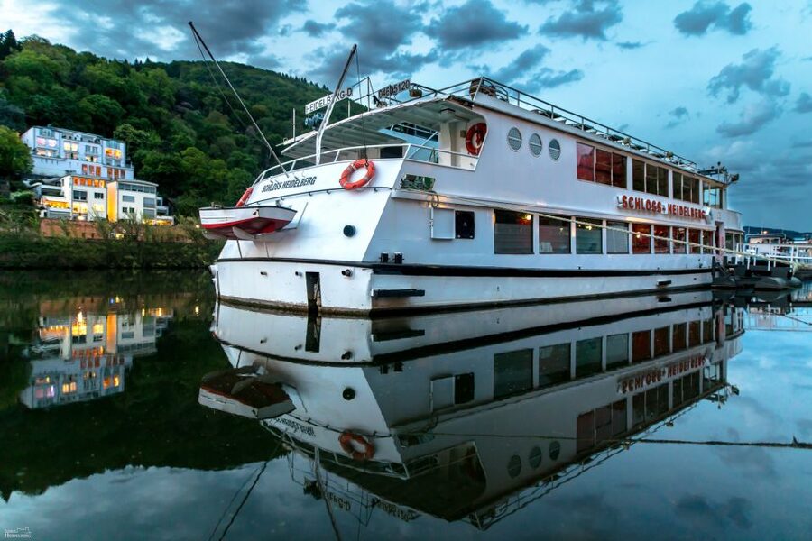 Heidelberg: Sightseeing Boat Tour with Mulled Wine - Neuenheim Riverside Structures and the Philosophers’ Walk Angle