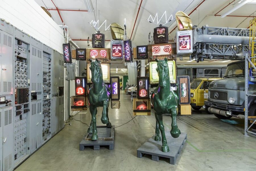 Heusenstamm:tour of the Depot of the museum of communication - What you will see: TVs, radios, huge objects, and the telephone story