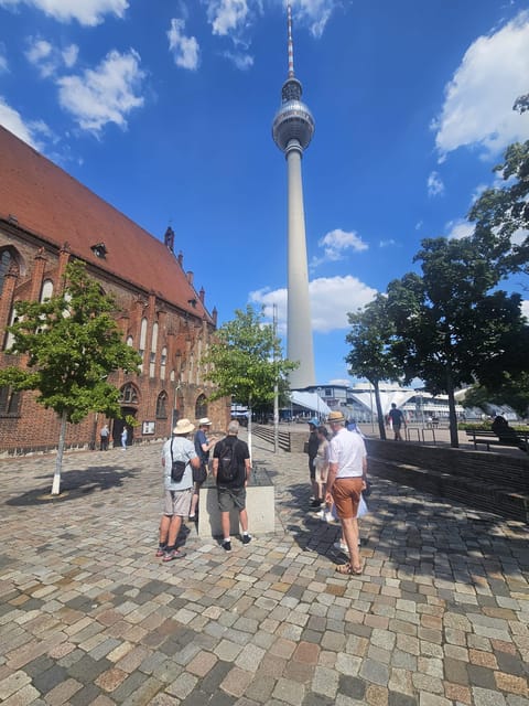 Historic Berlin Pubs & History Tour - Marienkirche, Alexanderplatz, and Rotes Rathaus: the quick orientation phase