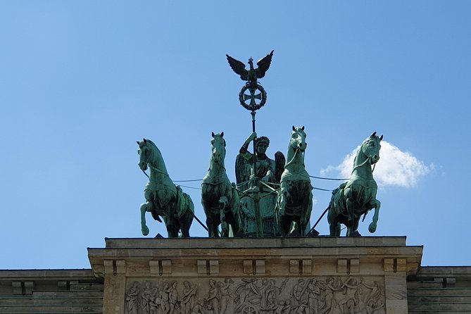 Historic center of Berlin - Tour in Italian - Reichstag outside view, and a useful tip for planning the dome visit