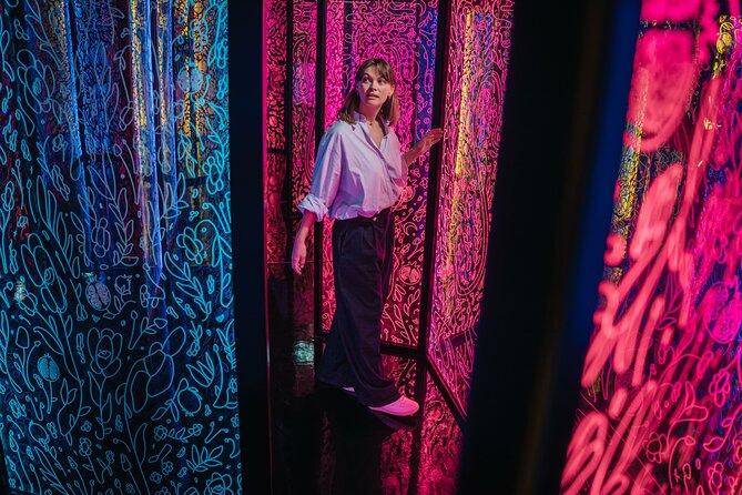 IKONO Berlin. Immersive Experience - Getting Started: The Greeter, Check-In, and No-Stroller Rule