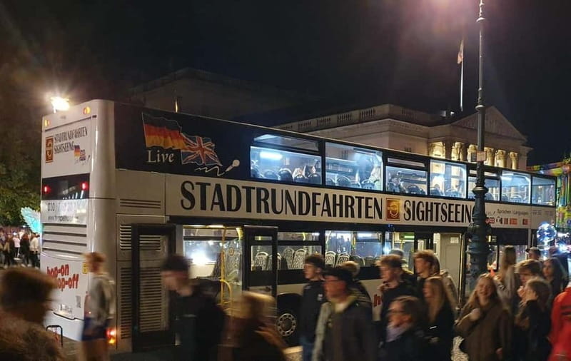 „Illuminiertes Berlin“: Lichterfahrt mit Livekommentar - Alexanderplatz, Red Town Hall, and the World Clock Glow