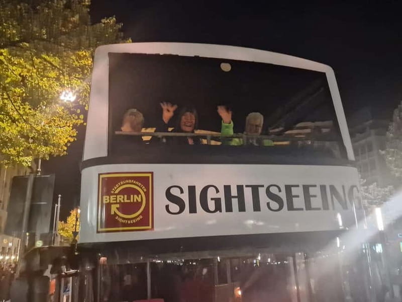 „Illuminiertes Berlin“: Lichterfahrt mit Livekommentar - Meeting at Kurfürstendamm, Where the Route Starts