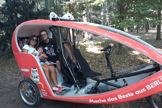 Individual City Tour - Rickshaw Sightseeing in Berlin - Getting started at Alexanderplatz, World Time Clock, and how pickup works