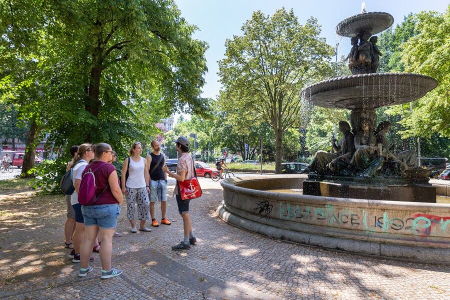 Kreuzberg: Culinary Food Tour - The first photo stop and tasting: getting your bearings fast