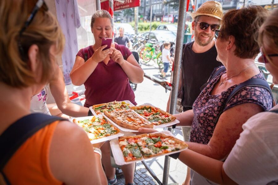 Kreuzberg: Culinary Food Tour - Rio-Reiser-Platz: a short stop with a big mood shift