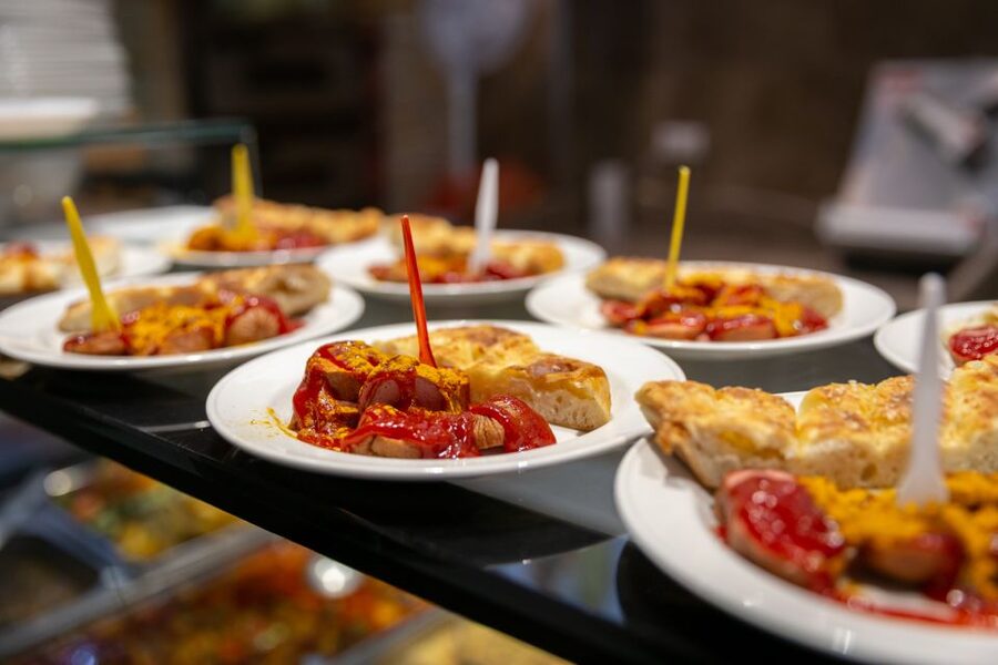 Kreuzberg: Culinary Food Tour - Dresdener Straße and the GDR-era stories you won’t forget