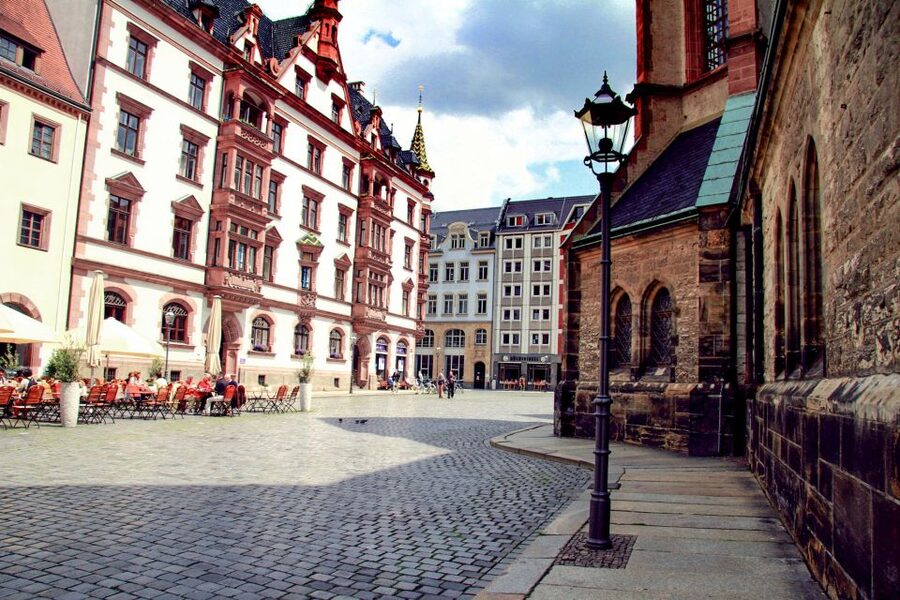 Leipzig: 1.5-Hour Historical Walking Tour in German - Mädler Passage, Old Town Hall, St. Thomas Church: The Core Stops