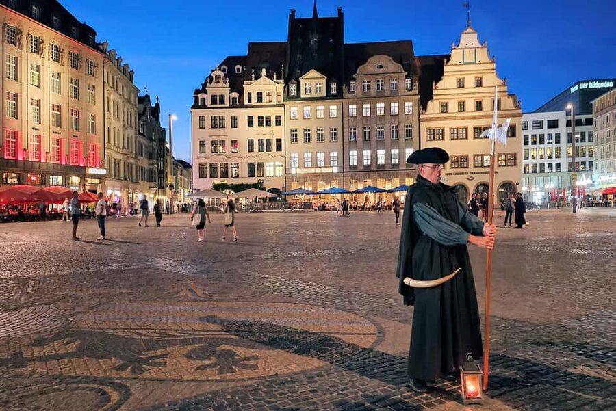 Leipzig: 1.5-Hour Public Tour with Night Watchman Bremme - Famous names after dark: Goethe, Schiller, and Mayor Romanus