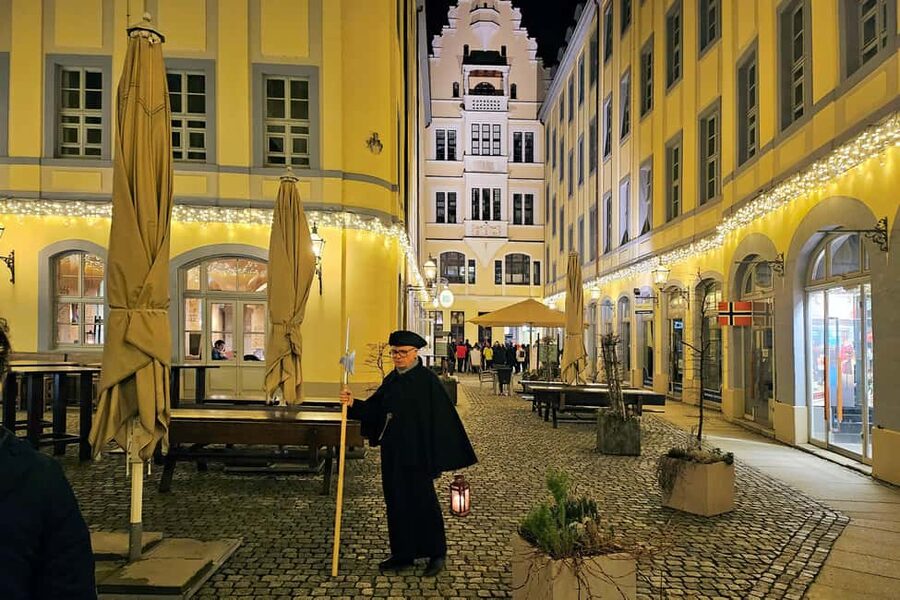 Leipzig: 1.5-Hour Public Tour with Night Watchman Bremme - Price and value: $17 for a guided night with costume, stories, and key Old Town sights