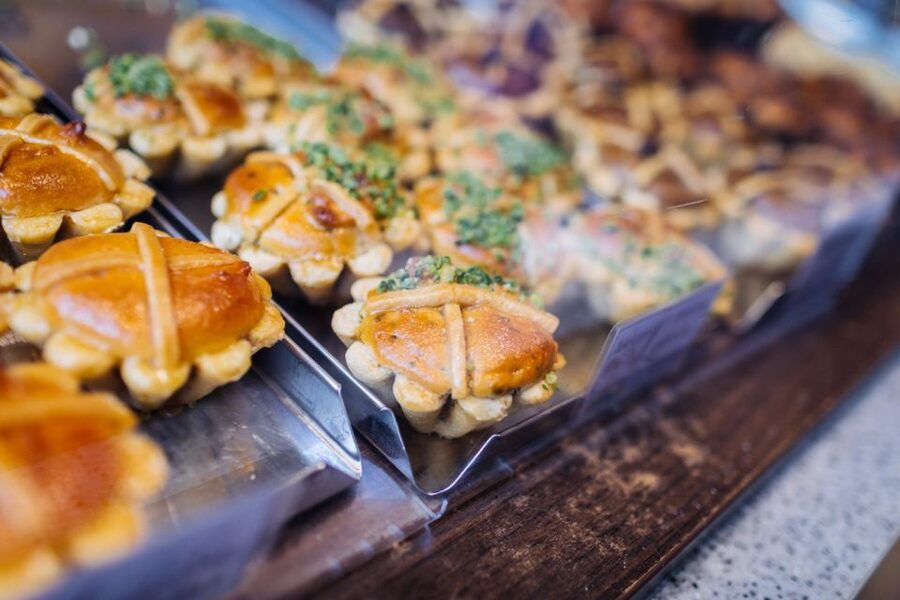 Leipzig: 3-Hour Sightseeing and Food Tour - Market square and the tasting rhythm: how the route stays fun