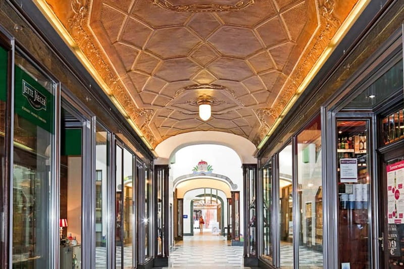 Leipzig: Courtyards, Houses, Trade - Passage Tour in German - Starting at Katharinenstr. 8, Then Getting Oriented Fast