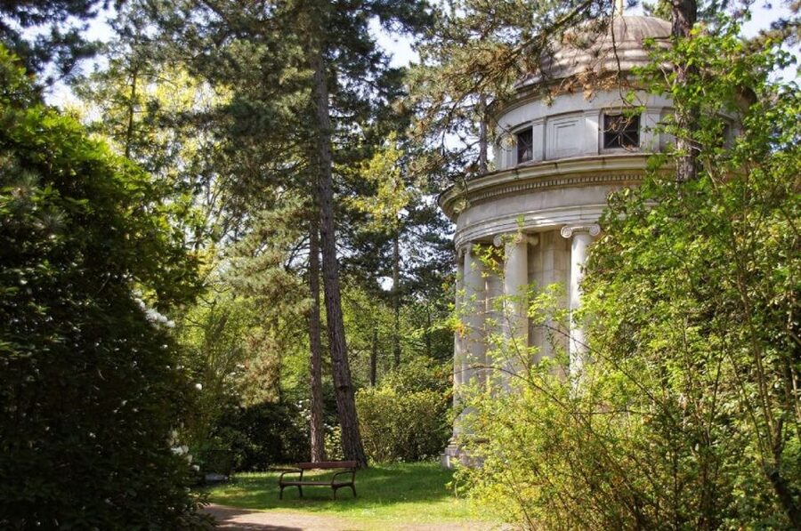 Leipzig: Guided Tour of the Southern Cemetery - Following the Names: Entrepreneurs, Scientists, Artists, and Architects