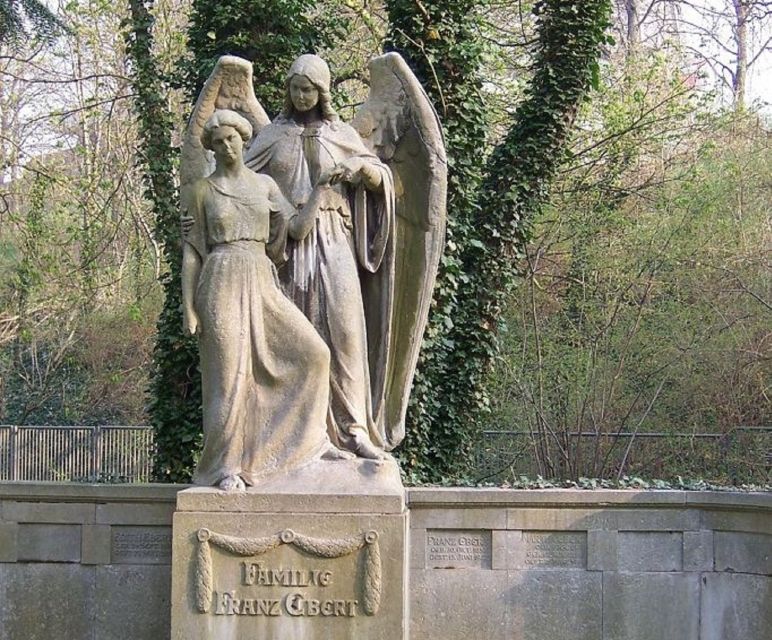Leipzig: Guided Tour of the Southern Cemetery - Price and Value: What $16 Buys You in Real Terms