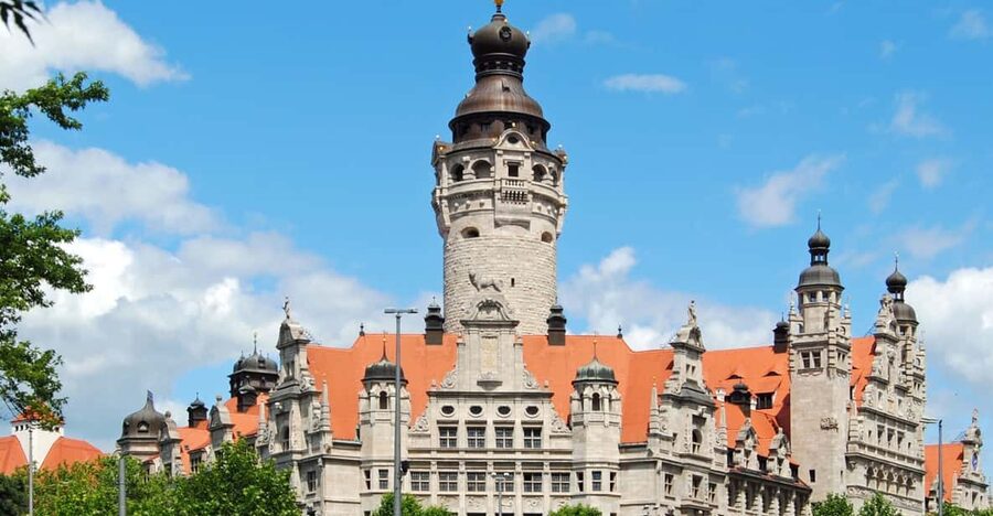 Leipzig: Guided tour through the New Town Hall - Meeting on Burgplatz: starting at Leipzig’s administrative doorstep