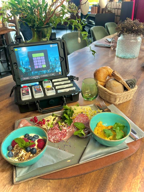 Leipzig's Mystery Morning: Breakfast & Escape Game - 90 Minutes With iPads Landmark Riddles in Leipzig’s Centrum