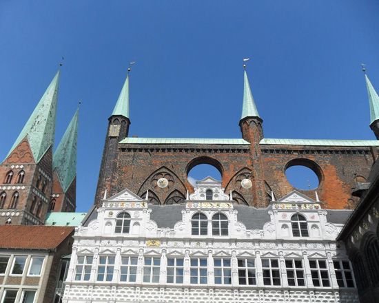 Lübeck: Hanseatic League History Walking Tour - Große Petersgrube and the stepped-gable feel of old Lübeck