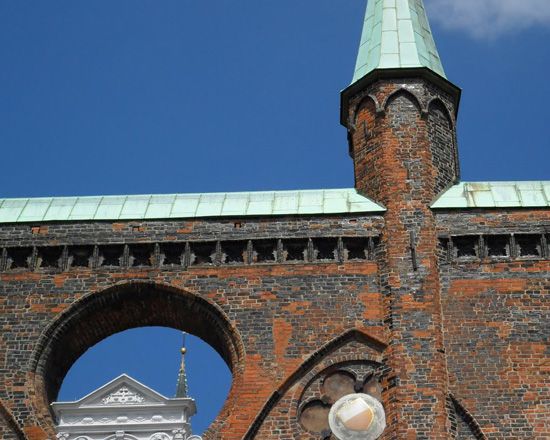 Lübeck: Hanseatic League History Walking Tour - Rathausmarkt and the Buddenbrook House connection