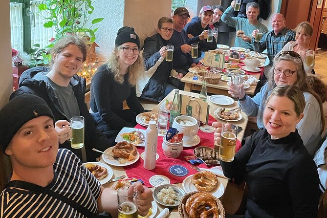 Lunch Like a Local: Munich's ORIGINAL Viktualienmarkt Food Tour - Ludwig Beck to Marienplatz: the orientation moment and the Glockenspiel vibe