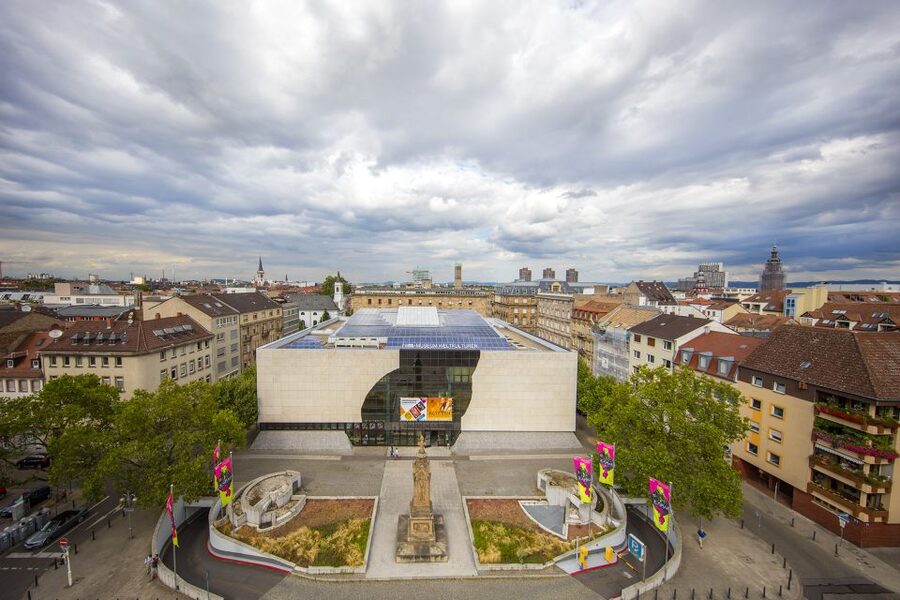 Mannheim, guided Walking Tour: Discover Mannheim - Squares, museums, and memorials: a walking map of Mannheim’s identity