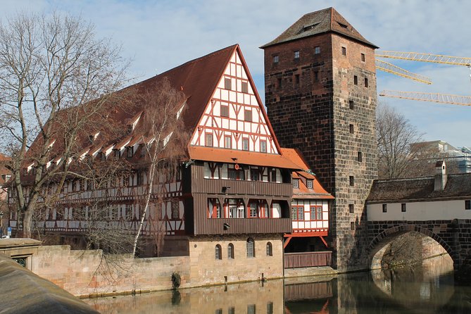 Medieval Tour in Nuremberg in Spanish - Heilig-Geist-Spital y Till Eulenspiegel: un cuento que no pide permiso