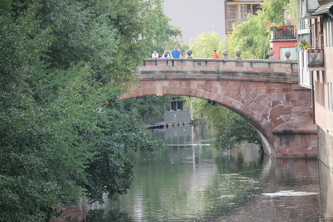 Medieval Tour in Nuremberg in Spanish - Weisser Turm y la muralla: ver el límite y entender lo que escondía