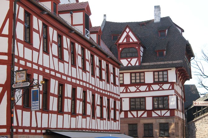 Medieval Tour in Nuremberg in Spanish - Hauptmarkt: el punto de arranque y la idea de Núremberg oficial
