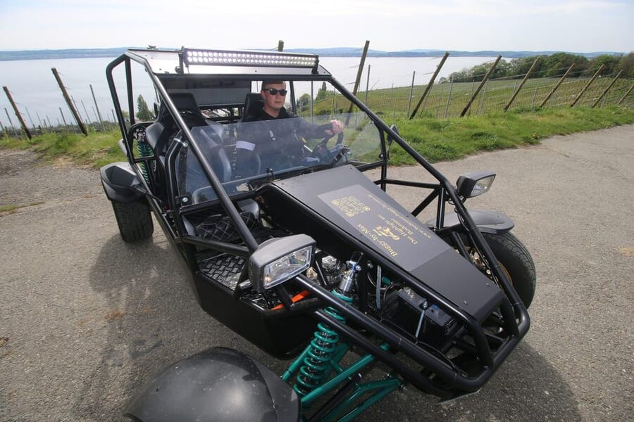 Meersburg: Buggy Rental at Lake Constance - Entering Torenstraße 2/1, the briefing that makes the ride work