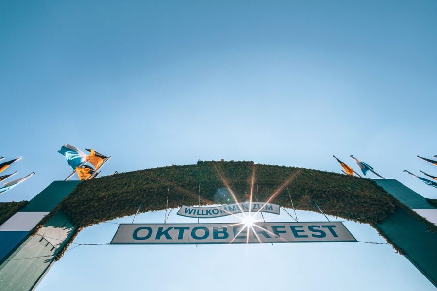 München: Oktoberfest Experience and Lunch in Tent - The Welcome Beer and Guided Walk: What You Learn in Minutes