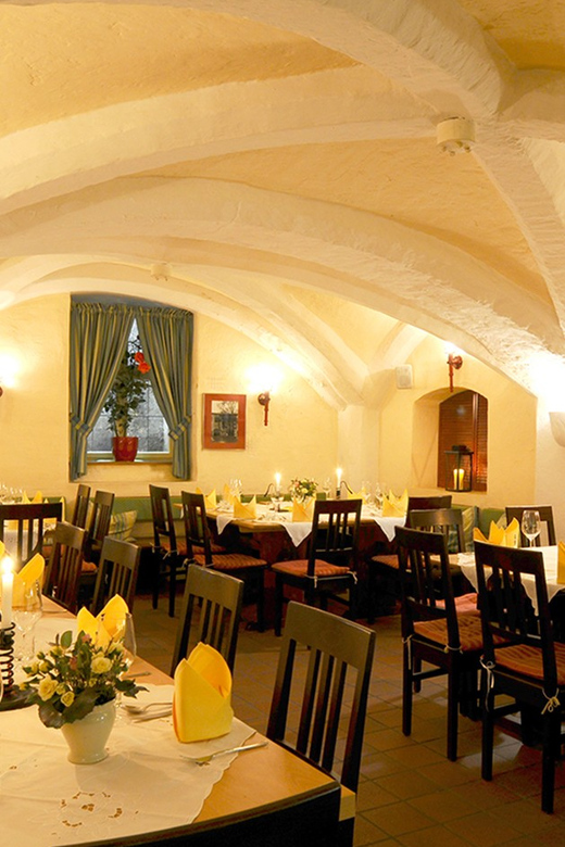 Munich: 3-Hour Culinary Nightwatch Tour - Torture chamber, prison, and the path near the Old Court