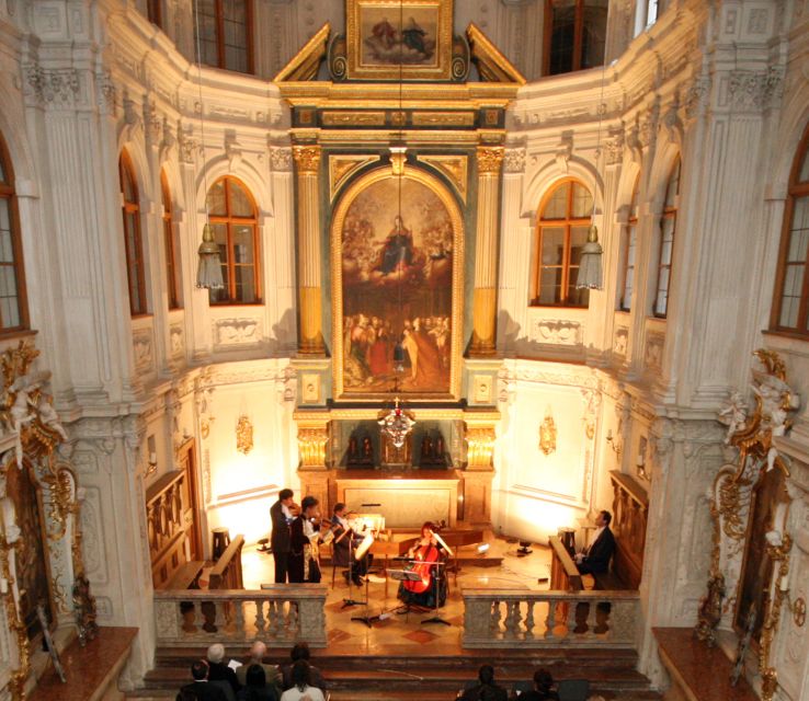 Munich: Concert in the Court Chapel of the Residenz - Arriving in winter: the chapel is cold, so dress like it
