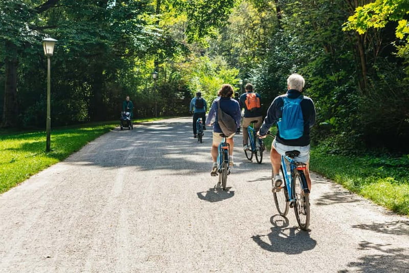 Munich: Guided City Tour by Bike with Beer Garden Stop - Pace, bike comfort, and what to pack for real Munich weather